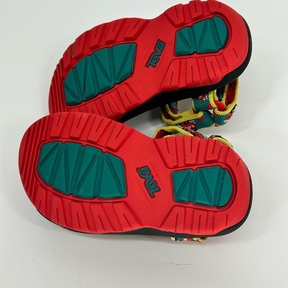 Teva Kids Fire Truck Sandals Size 5 Adjustable Hook Loop Straps Beach Gorpcore - Picture 5 of 5